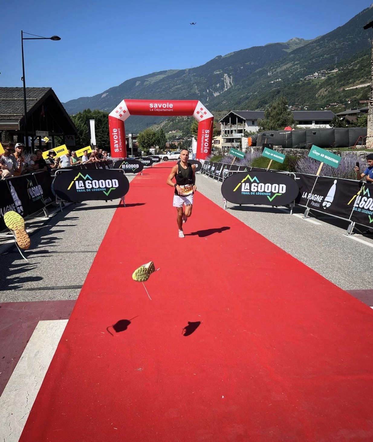 Bon, Sébastien Spehler va de nouveau passer dans les genoux dans le gif...  - u-Trail